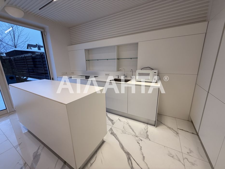 Здається в оренду котедж у Брюховичах, вул. Журавлина