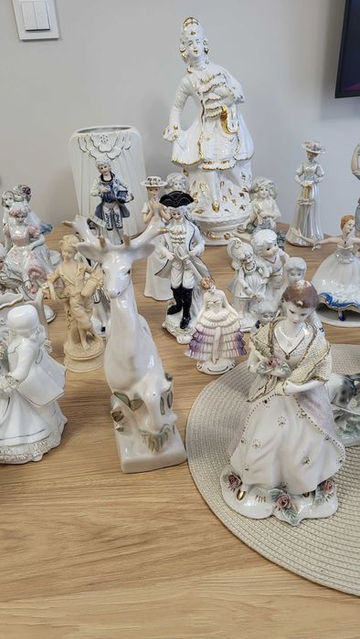 Kolekcja figurek porcelanowych