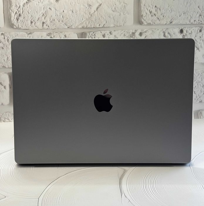 MacBook Pro A2485 (16, 2021) M1 Pro/16/512Gb/АКБ 80%/Магазин/Гарантія!