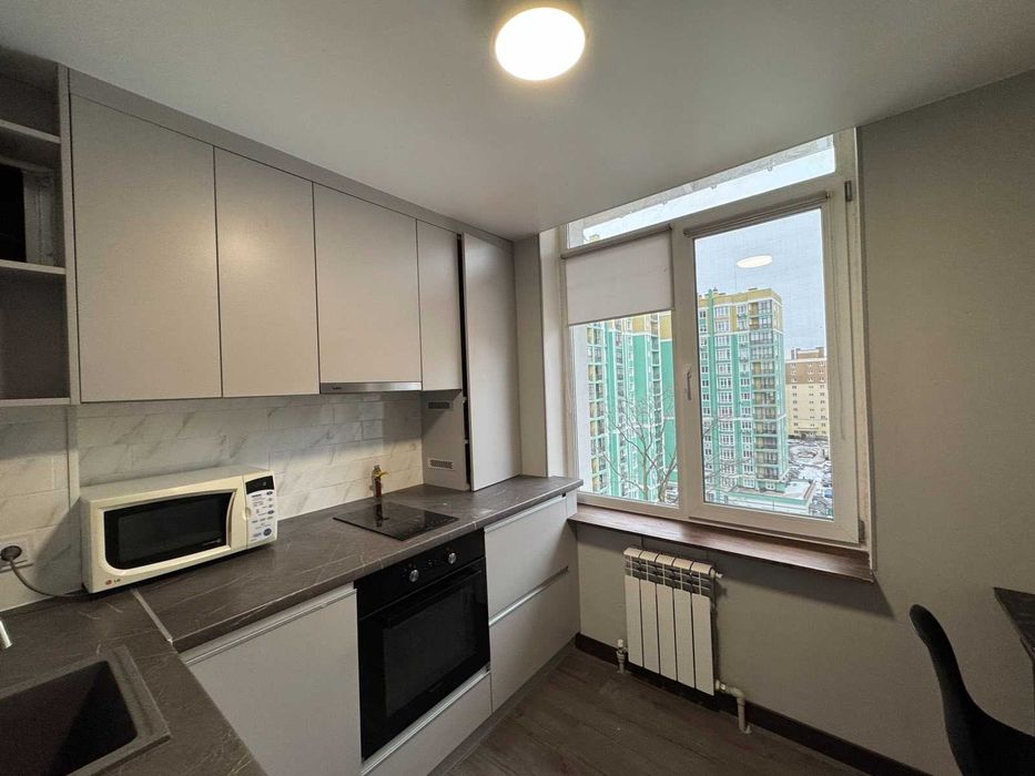 Продам 2кімнатну квартиру з новим ремонтом в центрі міста!