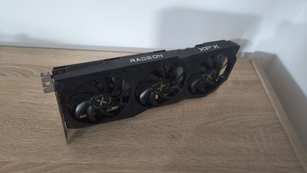 Placa gráfica AMD Radeon RX 6700xt 12gb