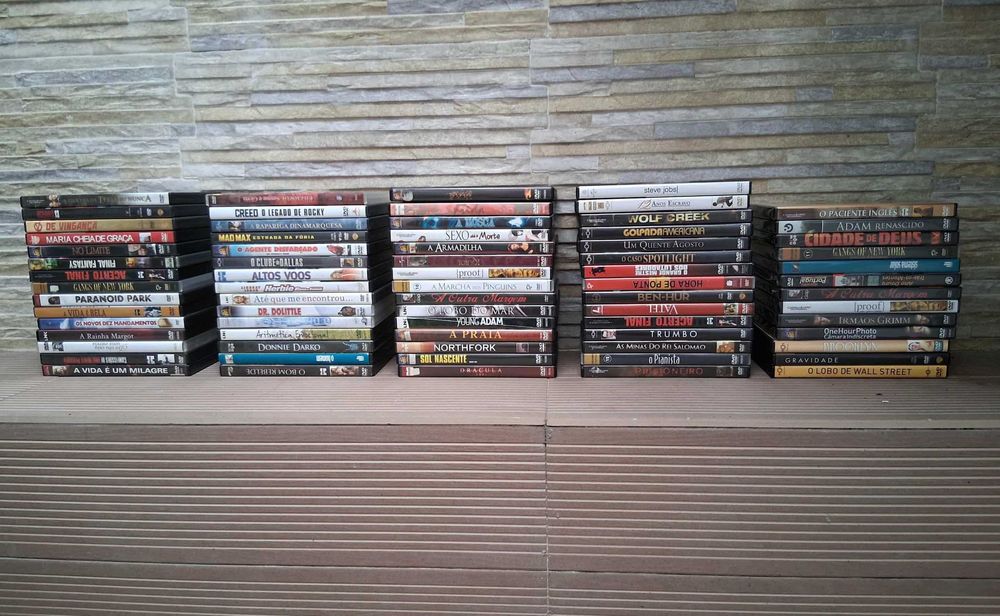 Vende-se Conjunto 73 DVD`s de Filmes
