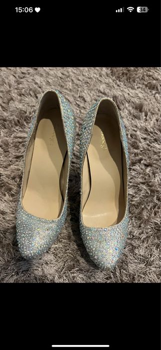 Sapatos de salto