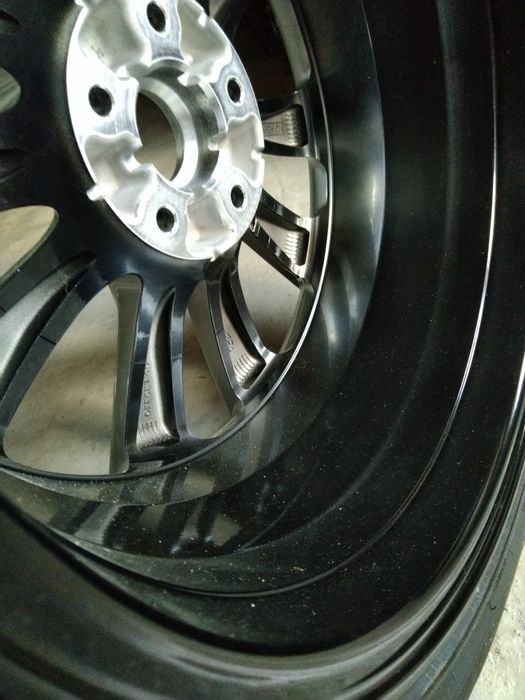 Felga 8x18 cali 5x114,3 Hyundai z opona