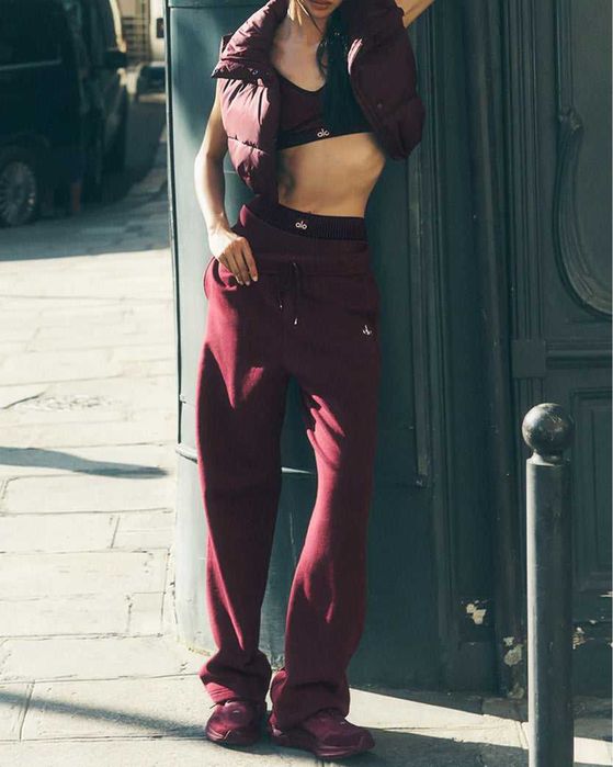 Штани спортивні Alo Yoga Accolade Straight Leg Sweatpant Burgundy