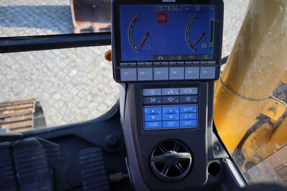 Komatsu PC138US-8 2012 Escavadora de rastos