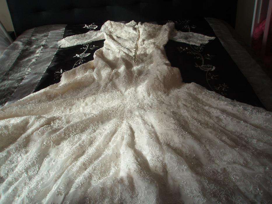 Semi-new Bridal Dress M