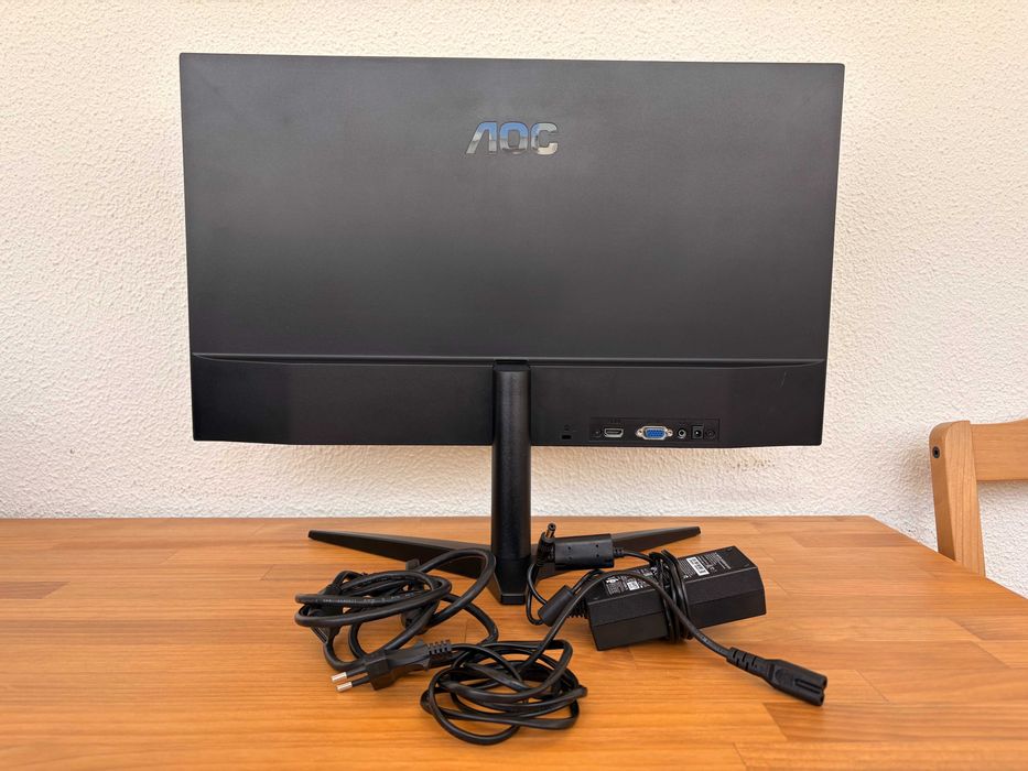 AOC 24B1H 24" Full HD c/ Cabos