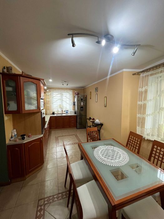Dom na sprzedaż – Łomża | 250 m² | Garaż 2-stanowiskowy | Ogród | Altana