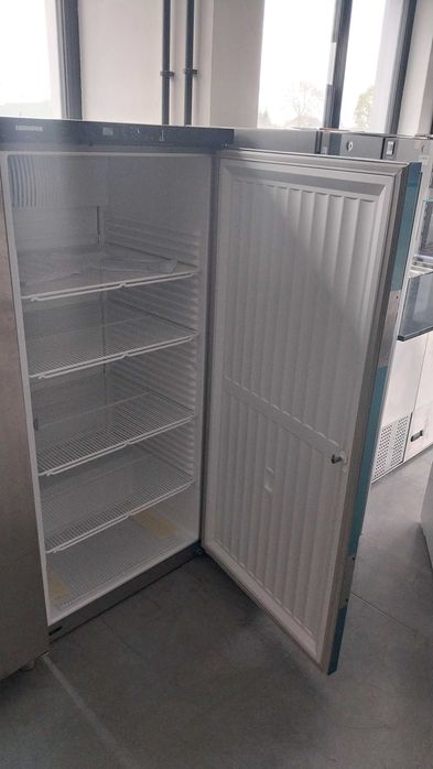 Szafa chłodnicza nierdzewna – LIEBHERR Gkvesf 5445 / 554 l