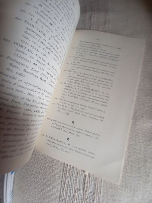 Moçambique Contribuição para uma Bibliografia do Caju