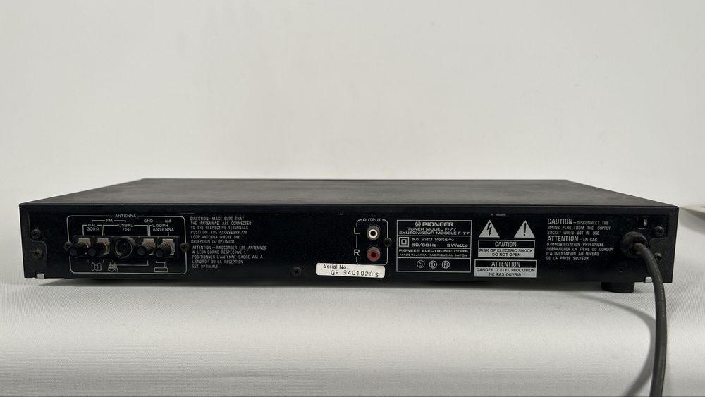 Rádio Pioneer F-77
