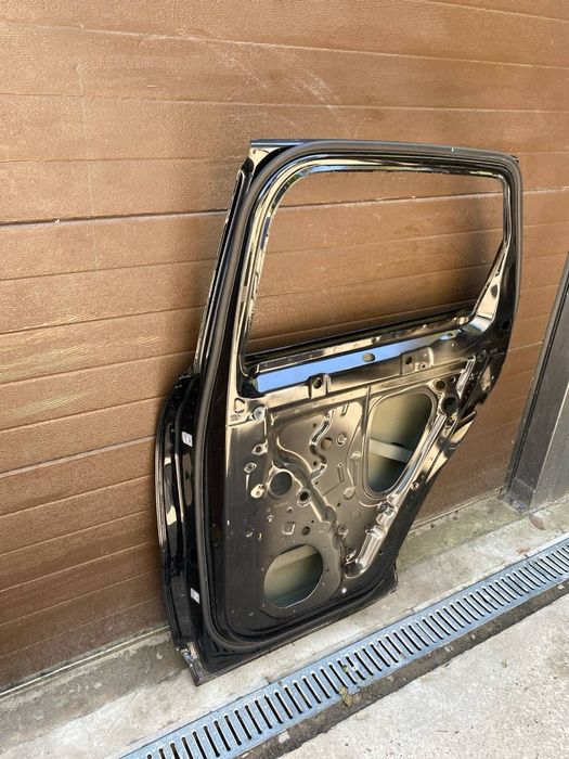 Porsche cayenne 9y0 двері задні праві