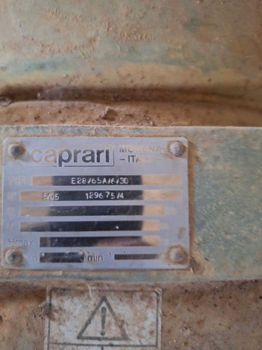 Bomba de Furo Vertical Completa c/ Motor Trifásico 100 CV (75 kW)