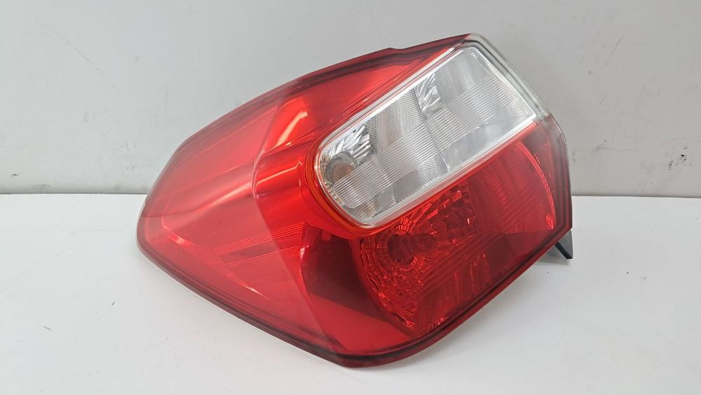 Фонарь задный левый Subaru XV 2014 84201FJ050