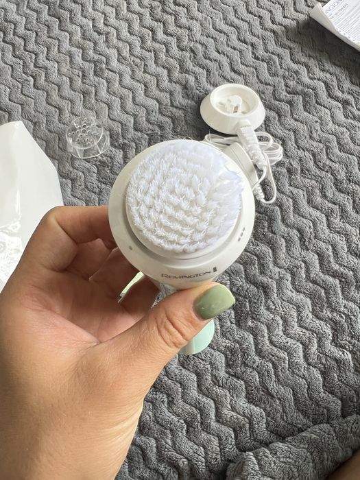 Щетка для лица Remington