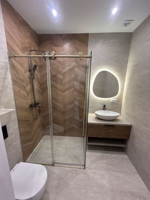 Продаж новенького будинку , заходи і живи!  Американка, без комісії.