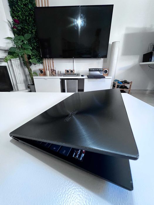 Zenbook Premium | Ecrã OLED | Ryzen 5 5600H NEGOCIÁVEL