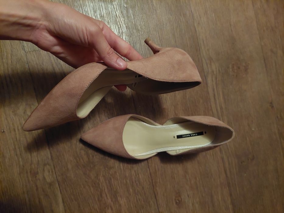 Жіночі туфлі zara