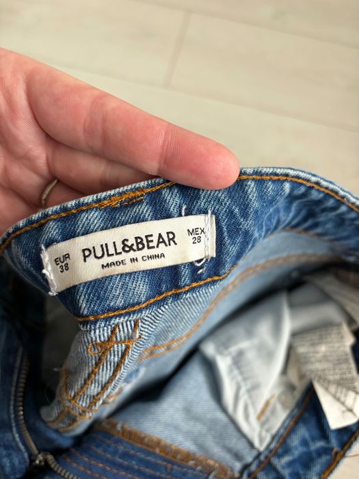 Джинси MOM 28 розмір PULL&BEAR