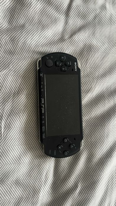 PSP Sony (PSP-3000) + carregador original – bateria nova instalada