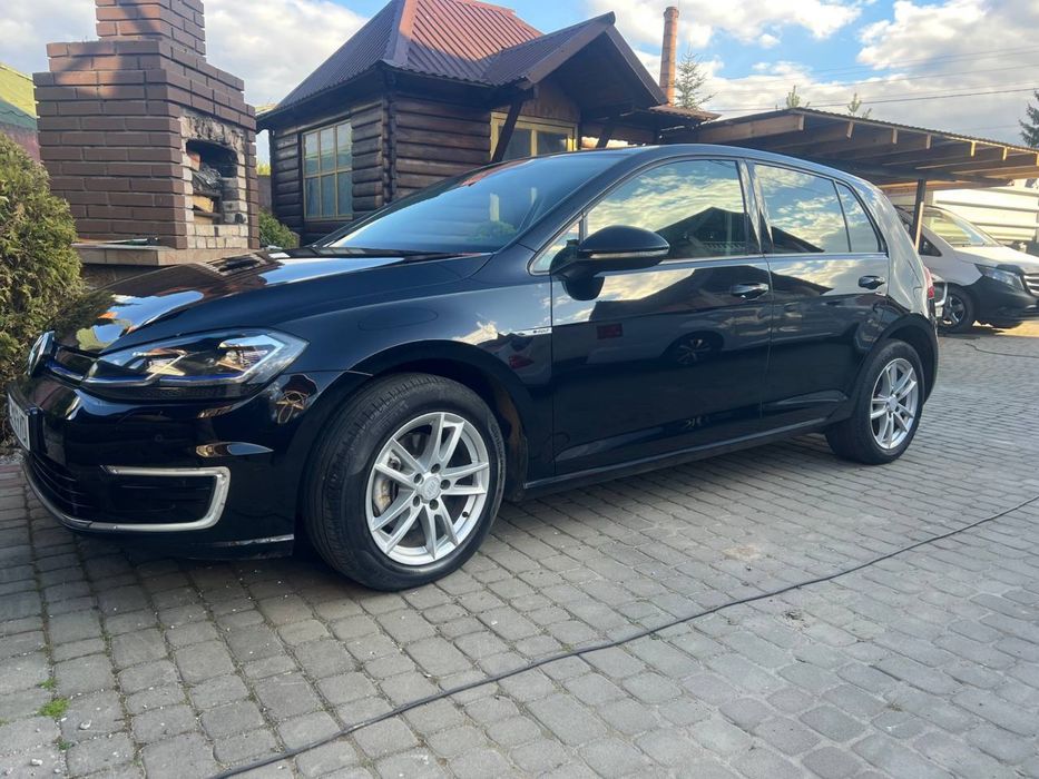 Volkswagen e-Golf електро 2018 36 квт
