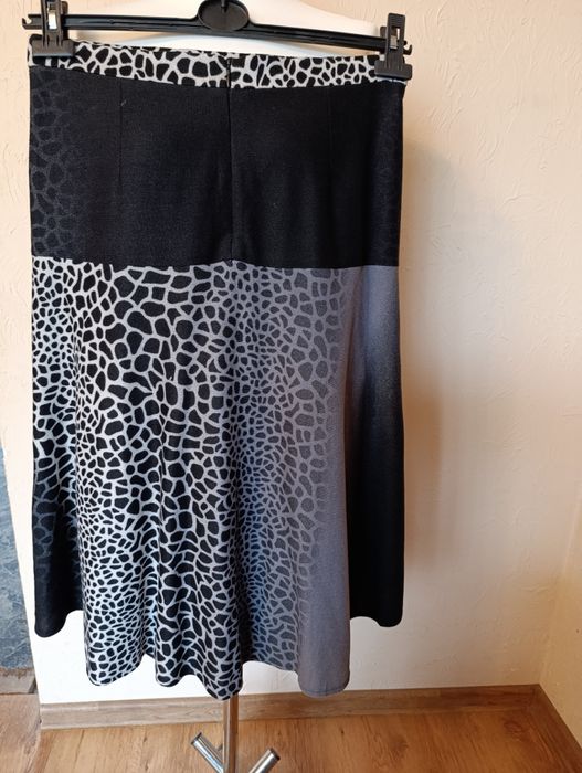 Wełniano - angorowa spódnica r.40/42 Juma mix wzorów.