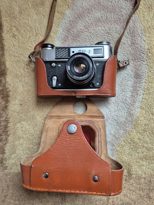 Aparat fotograficzny  FED 5 + Industar-61 L/D 2.8/55 z instrukcją