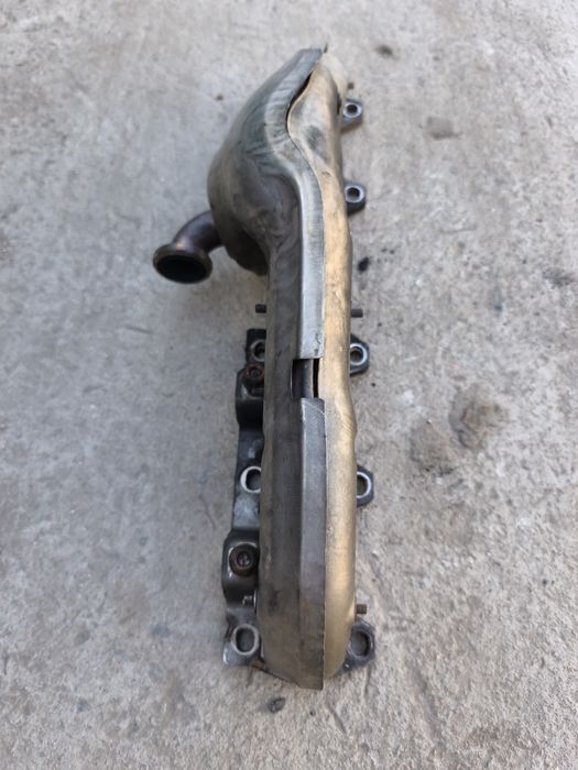 Продам выпускной коллектор на volkswagen touareg 2.5 дизель