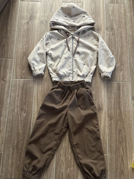 Костюм на дівчинку