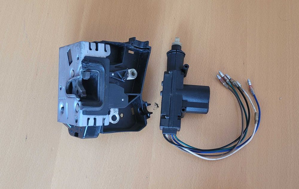 Zamek lewy do drzwi Opel Corsa C 1.0