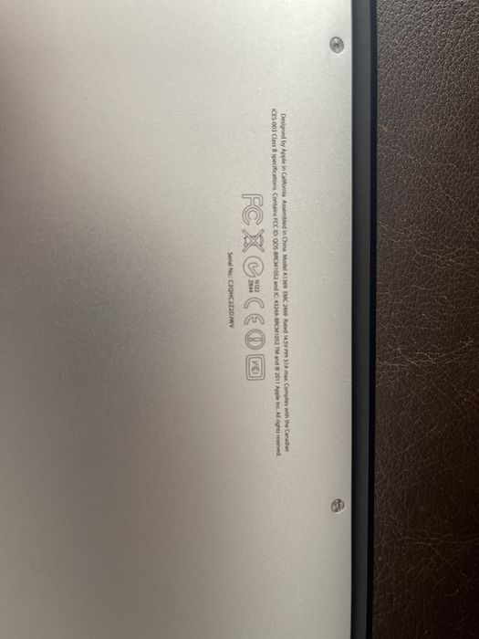 Продам макбук аір13