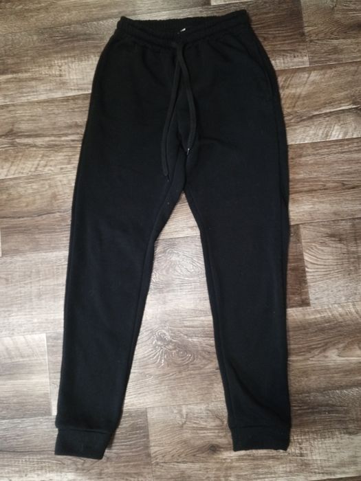 Продам теплый оверсайз черный костюм