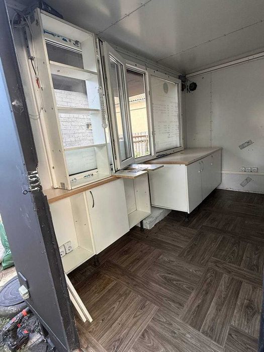 Торговий кіоск, мобільна кав'ярня на колесах. купава, вагончик