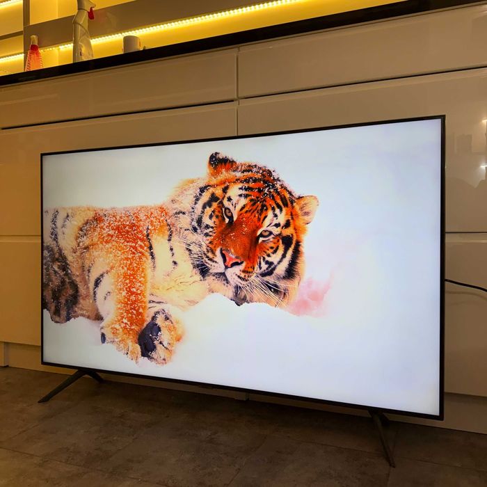 Telewizor SAMSUNG 55 cali 4K Smart TV Crystal UHD - Zadbany Komplet