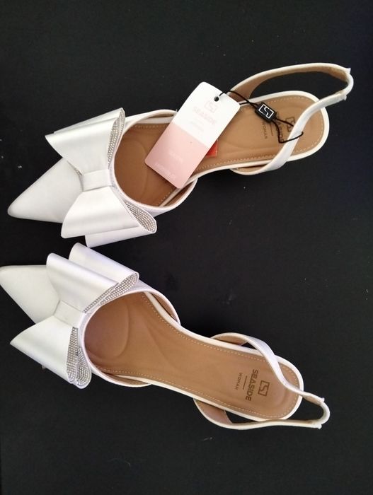 Sapato de salto branco