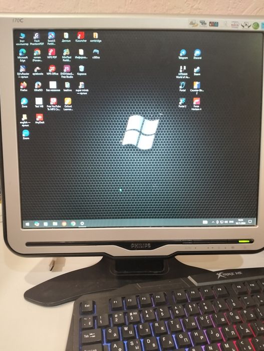 Монитор Phillips 170C7