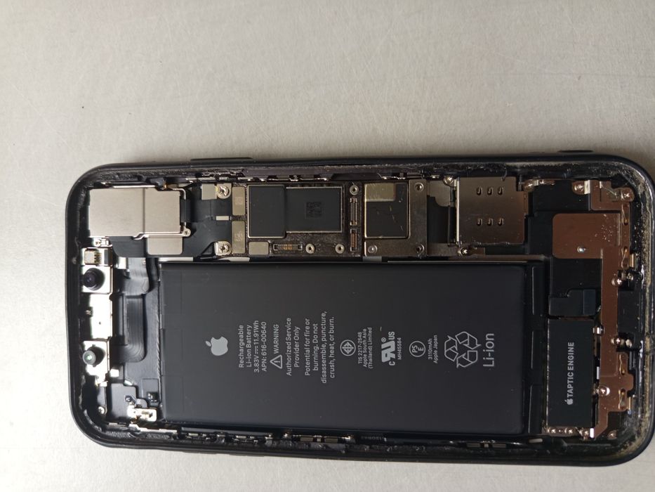 iPhone 11 na części