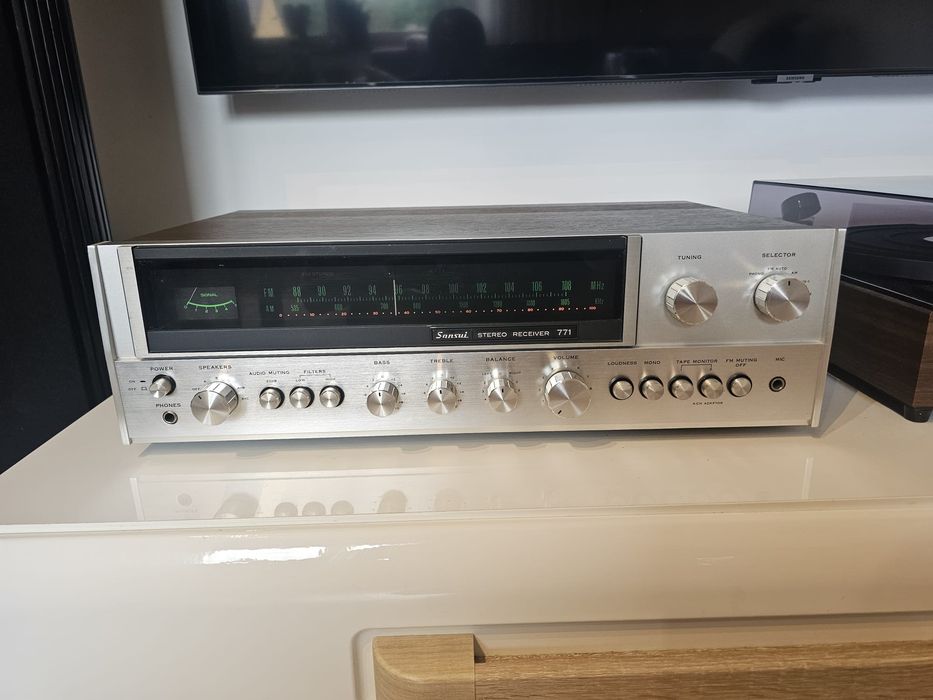 Amplituner Vintage Sansui 771