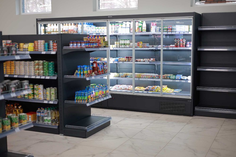 Торгові стелажі. Каса. Гачки. Торгове обладнання. Вітрини. Полки в маг