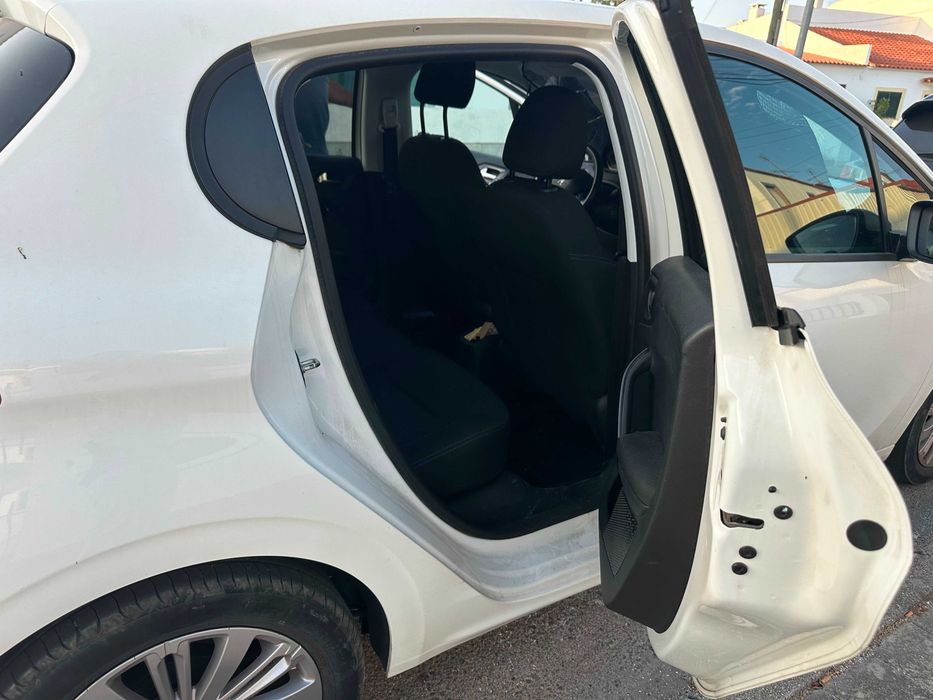 Peugeot 208 1.2 PureTech • 82cv • Nacional • Histórico completo