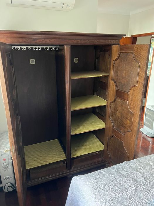 Roupeiro pintado a mão