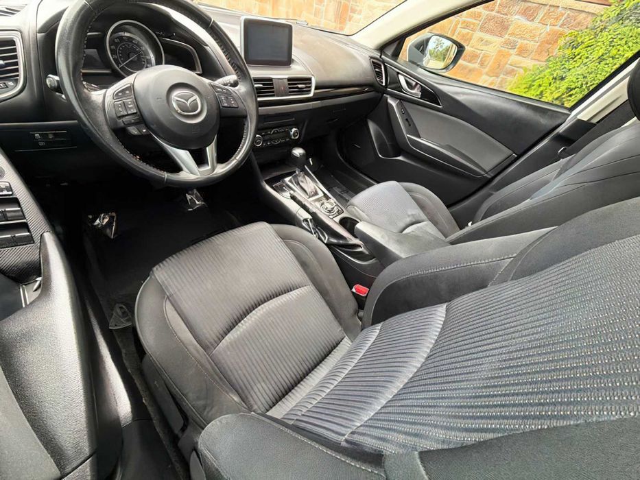 Mazda 3      2016