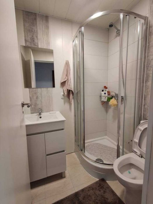 Quarto Individual em Moradia (Despesas Incluídas) com 2 WC ́s