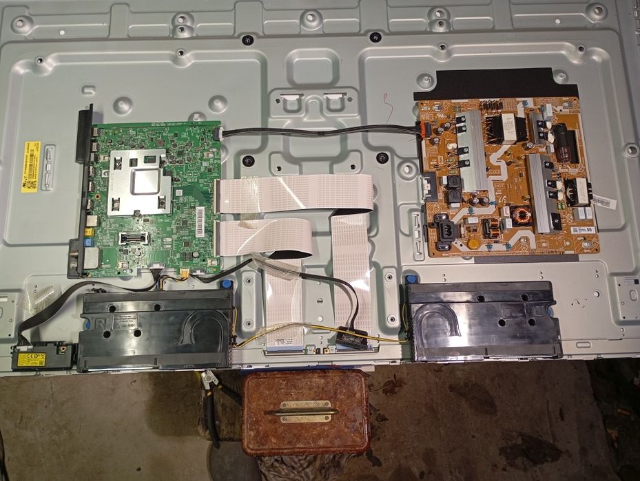 Телевизор 50" Samsung на запчасти...