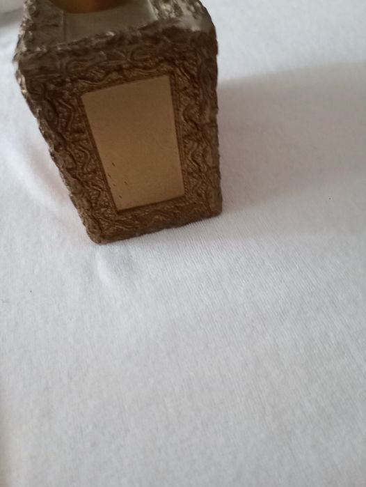 castiçal em madeira dourada