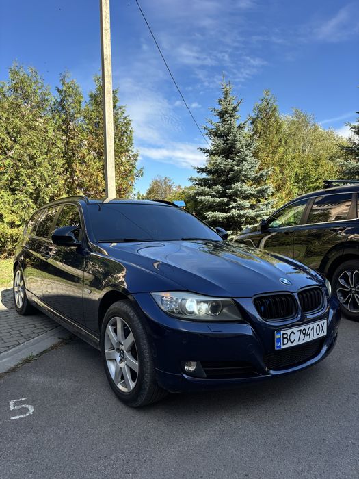 BMW e91 2010 2.0d