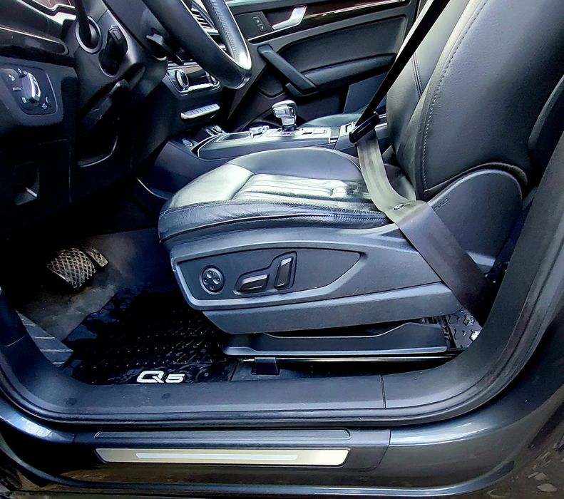 AUDI Q5  Premium  plus  2.0  2018