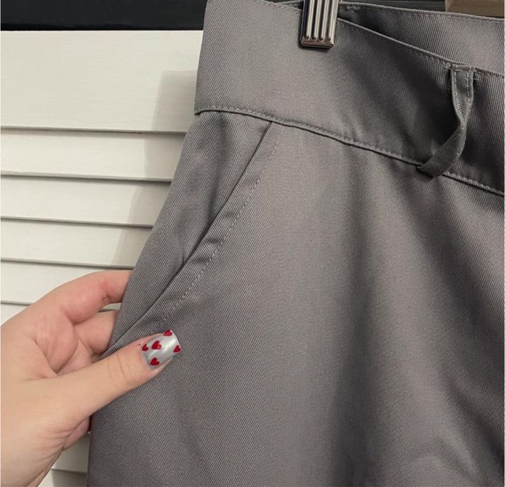 Стильні сірі брюки-карго