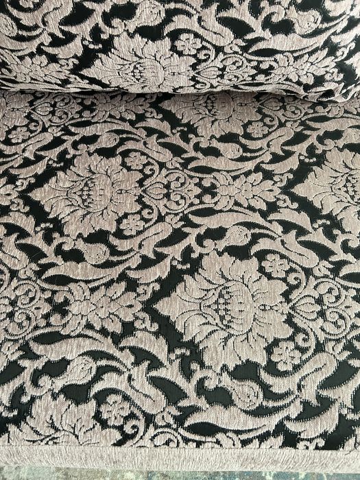 Продаю диван в отличном состояние срочно